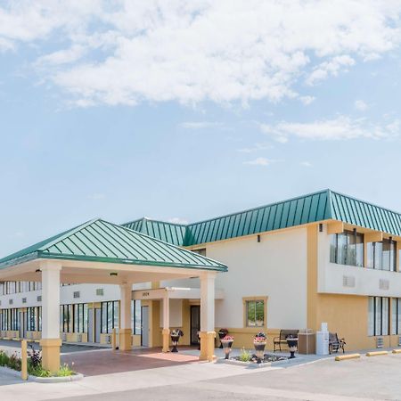 Howard Johnson By Wyndham Gillette Exterior foto