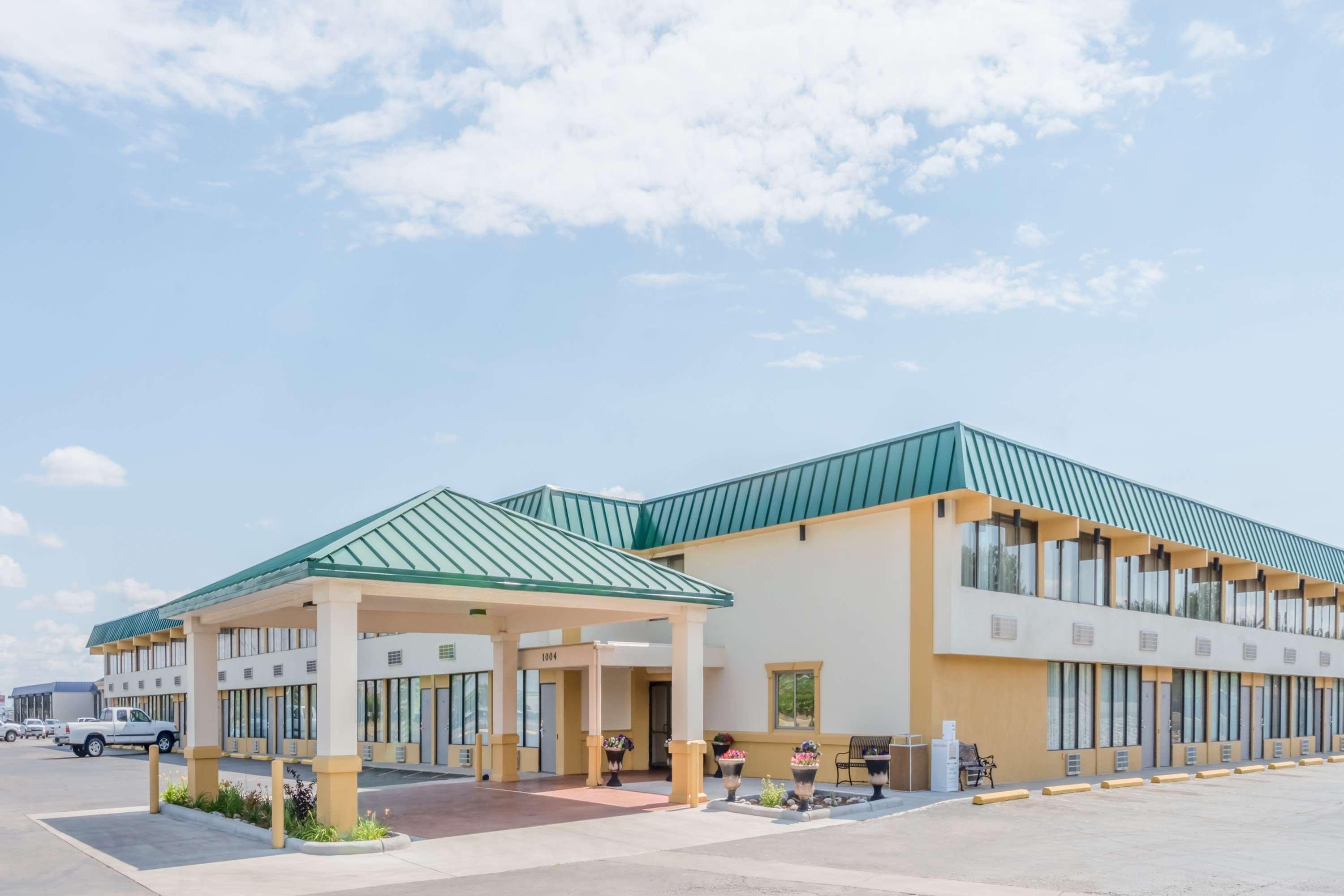 Howard Johnson By Wyndham Gillette Exterior foto